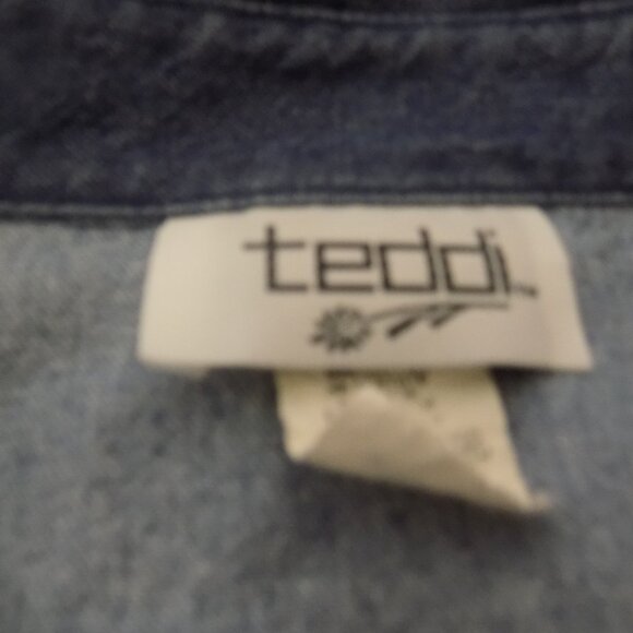 Teddi tm size medium short sleeve denim button shirt Grannycore embroidery - Picture 2 of 9